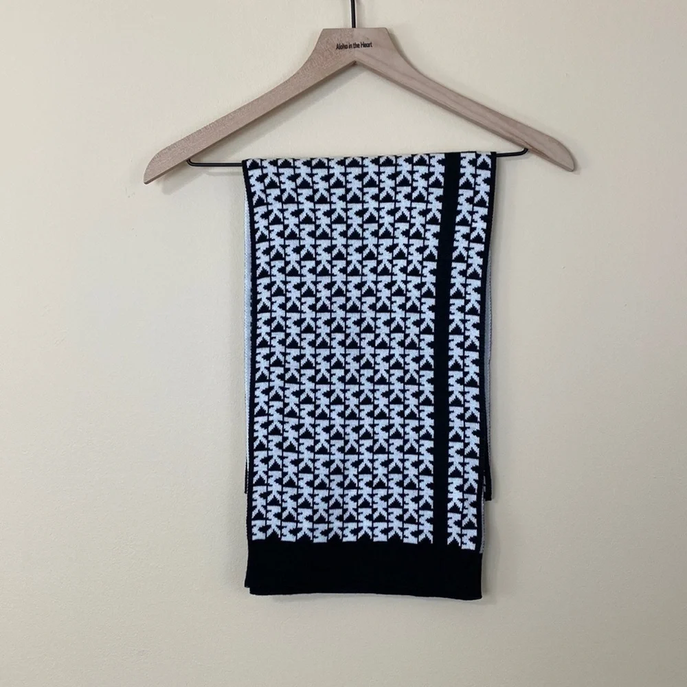 𝅺michael Kors Scarf